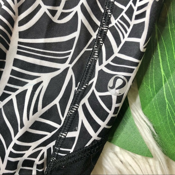 lululemon athletica crops - Picture 4 of 7